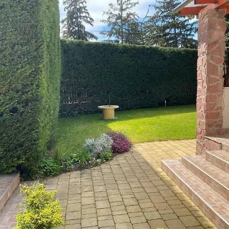 B4 Garden *** Сasa de vacaciones Siófok