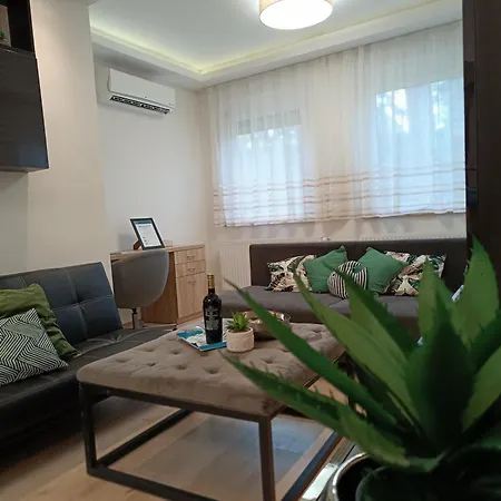 B4 Garden *** Holiday home