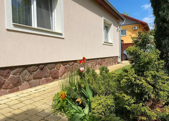 B4 Garden *** * Шиофок